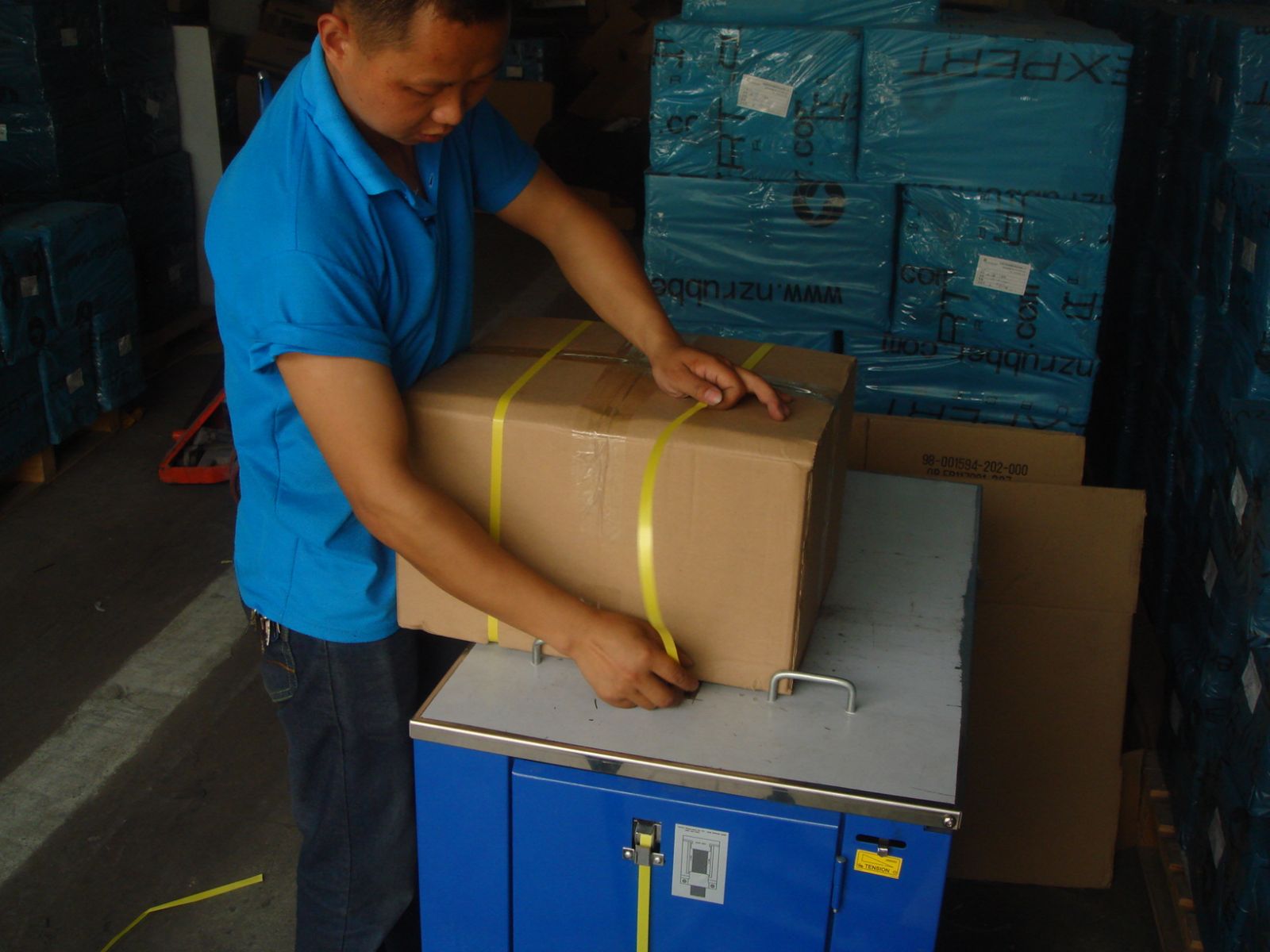 工行<a title='廣告鼠標(biāo)墊' target='_blank' href='http://www.hongkuankeji.cn/' class='seolabel'>廣告鼠標(biāo)墊</a>打包現(xiàn)場(chǎng)