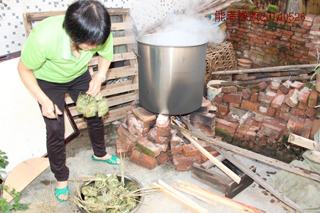 端午節(jié)，粽子送真情！能者橡膠不一樣